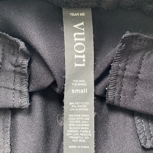 Vuori Sunday Performance 7.5” Pull On Athletic Jogger Shorts (Black) - Picture 14 of 15